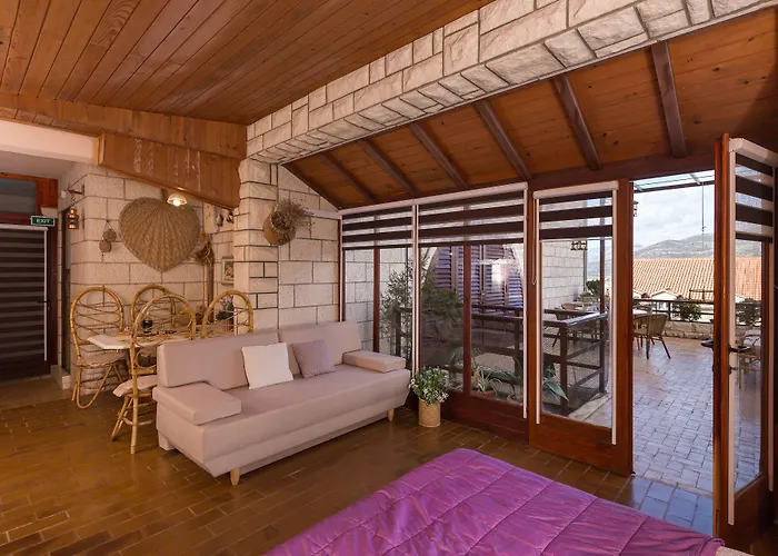 Big Terrace - With Terrace And View - First Floor Daire