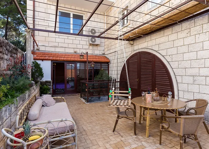 Daire Big Terrace - With Terrace And View - First Floor *