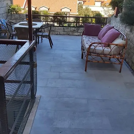 아파트 Big Terrace - With Terrace And View - First Floor 두브로브니크