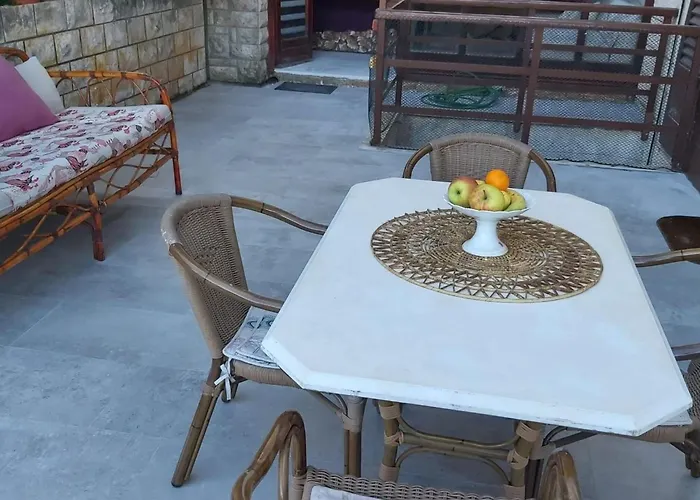 Big Terrace - With Terrace And View - First Floor Appartement