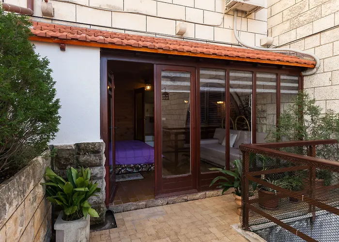 Big Terrace - With Terrace And View - First Floor 杜布罗夫尼克