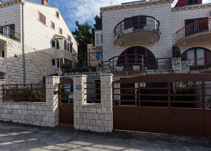 아파트 Big Terrace - With Terrace And View - First Floor