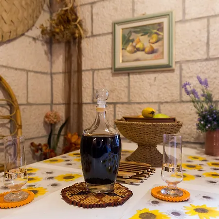 Big Terrace - With Terrace And View - First Floor Lägenhet